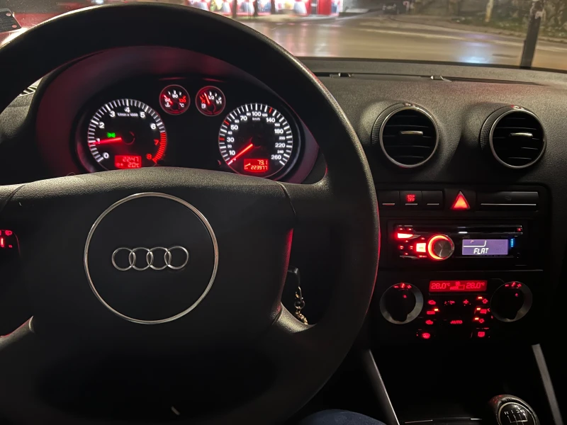 Audi A3 1.6i -102 к.с., снимка 2 - Автомобили и джипове - 48261158