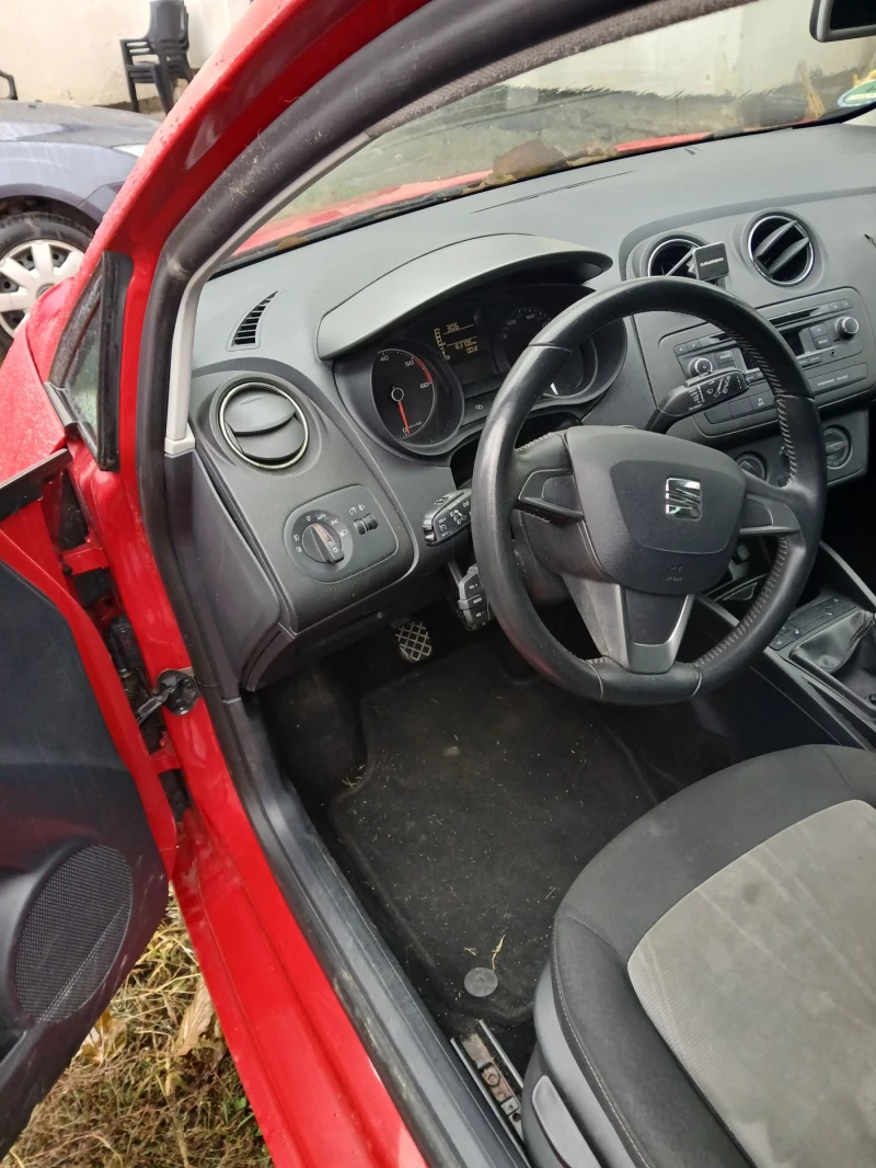 Seat Ibiza комби, снимка 5 - Автомобили и джипове - 48459940