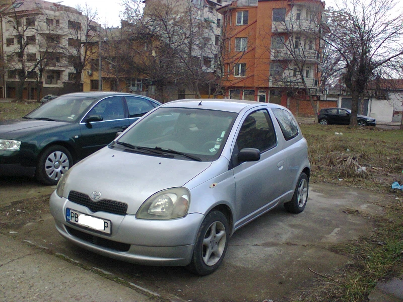 Toyota Yaris 1.0VVT Газ/Бензин, снимка 2 - Автомобили и джипове - 49514328