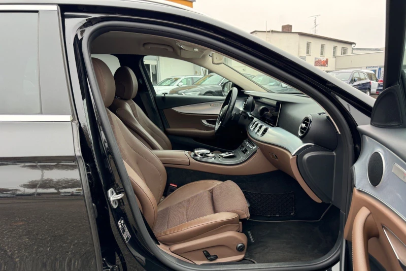Mercedes-Benz E 200 160HP/WIDESCREEN/LED/NAVI/AMBI/CAM/TEMP/504v, снимка 13 - Автомобили и джипове - 50458062