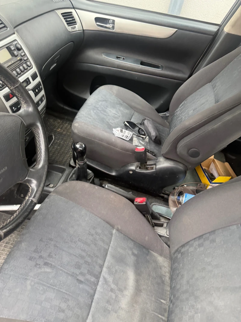 Toyota Avensis verso, снимка 3 - Автомобили и джипове - 52090988