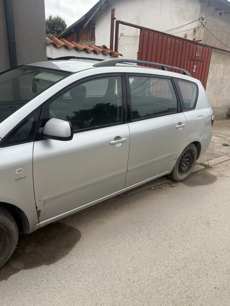 Toyota Avensis verso, снимка 4 - Автомобили и джипове - 52090988
