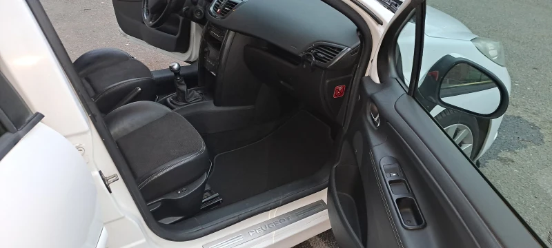 Peugeot 207, снимка 8 - Автомобили и джипове - 52876948