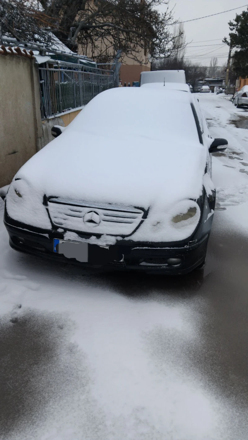 Mercedes-Benz C 180 1.8 143HP БЕЗ ПРЕХВЪРЛЯНЕ, снимка 2 - Автомобили и джипове - 53035007