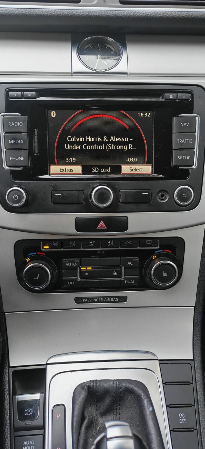 VW Passat, снимка 17 - Автомобили и джипове - 53221518