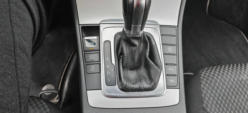 VW Passat, снимка 12 - Автомобили и джипове - 53221518