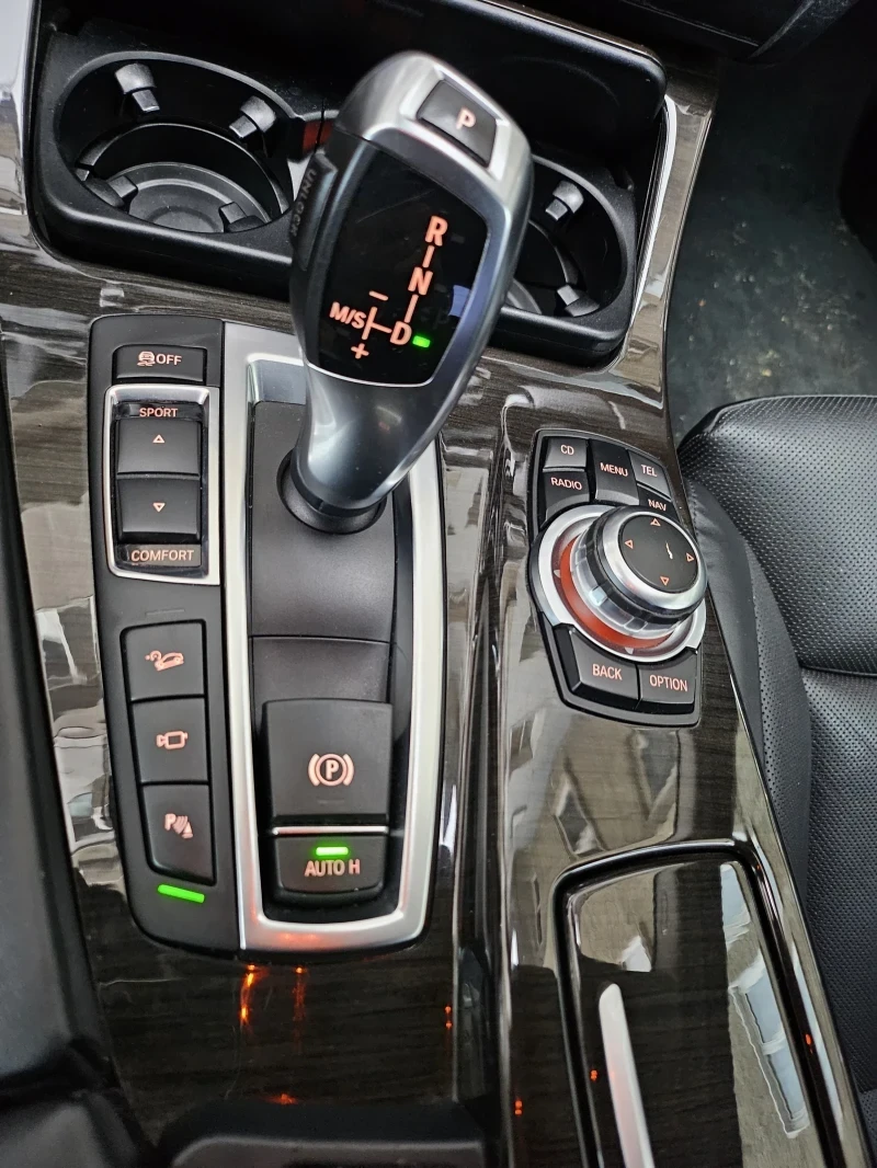 BMW 530 360 camera, HUD Display, Soft Close, Печка, обдухв, снимка 8 - Автомобили и джипове - 53295343