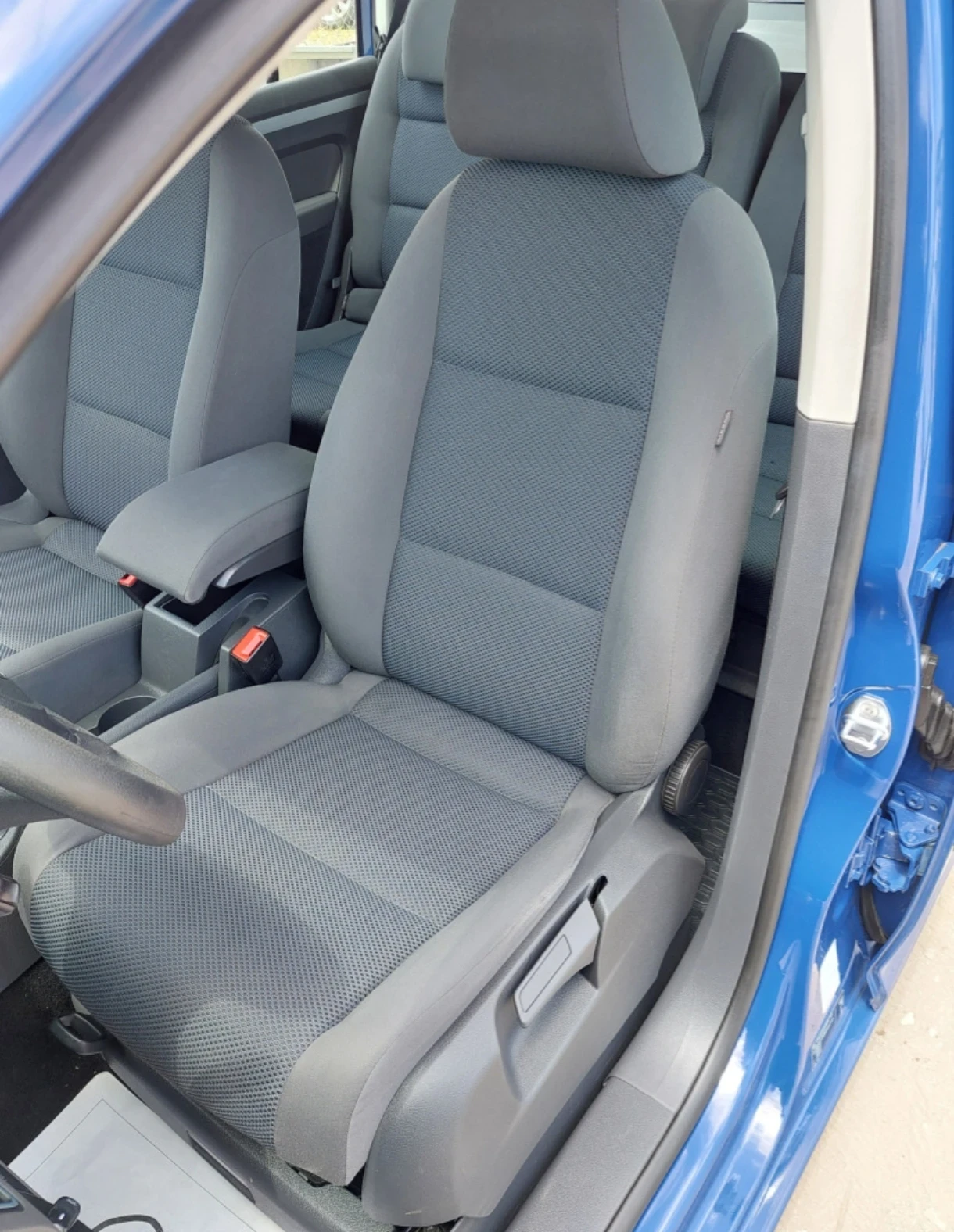 VW Touran 7 DSG 1, 6tdi 105к.с 193км - изображение 5