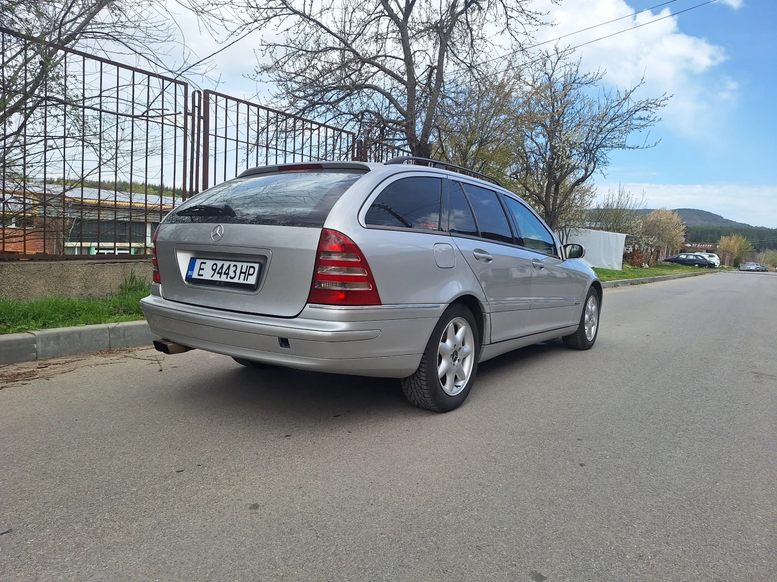 Mercedes-Benz C 220 2.2 - изображение 3