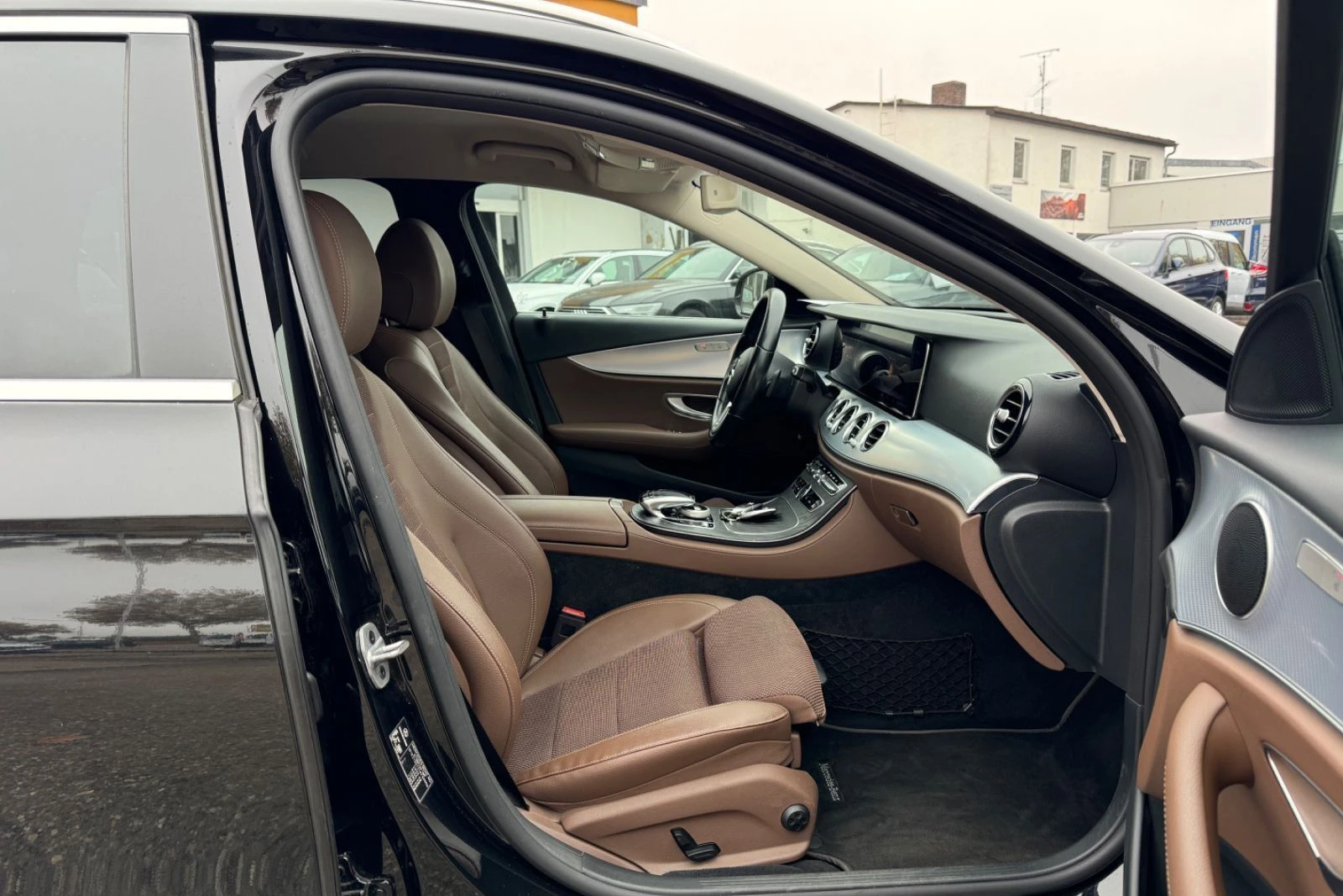 Mercedes-Benz E 200 160HP/WIDESCREEN/LED/NAVI/AMBI/CAM/TEMP/504v | Mobile.bg   13