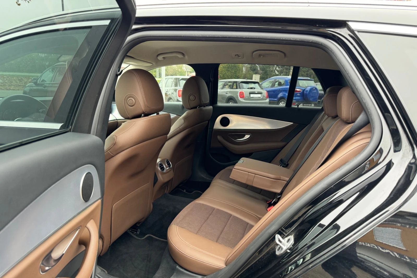 Mercedes-Benz E 200 160HP/WIDESCREEN/LED/NAVI/AMBI/CAM/TEMP/504v | Mobile.bg   14