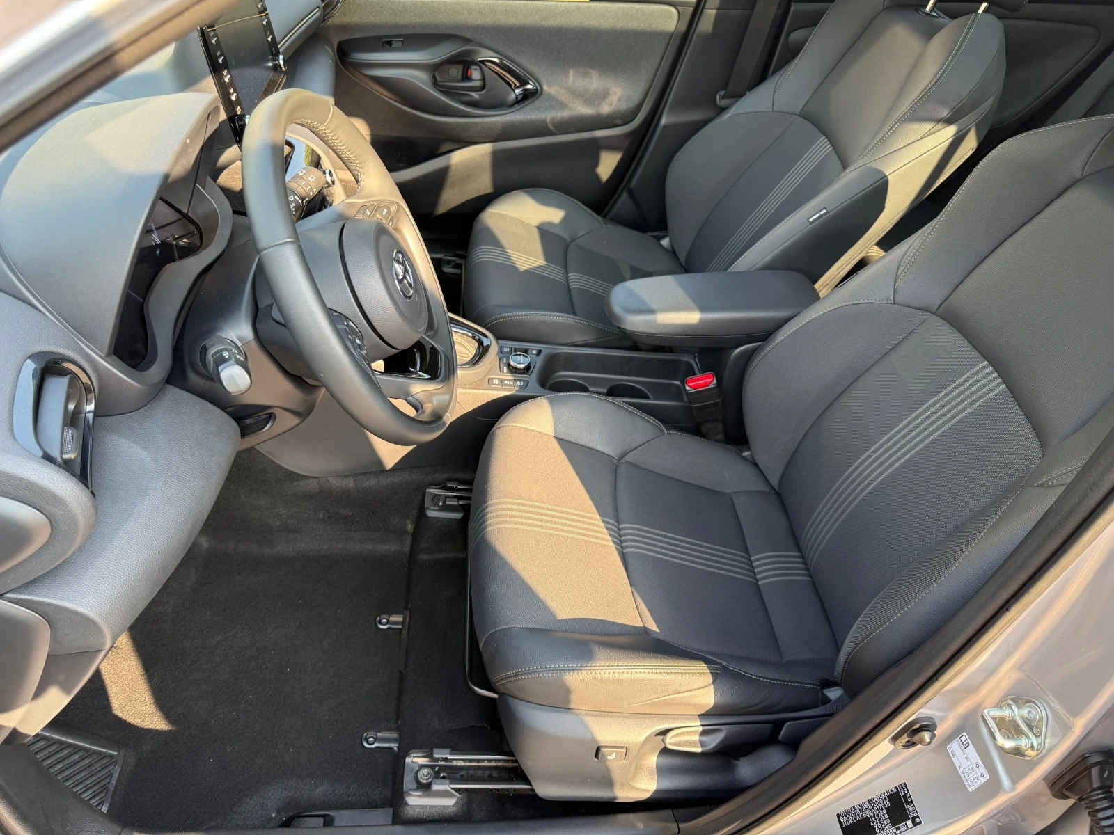 Toyota Yaris Cross 4х4 Adventure  гаранция  - изображение 10