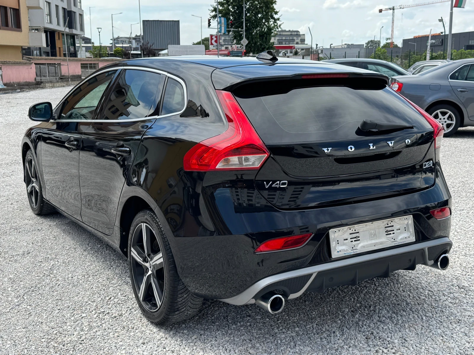 Volvo V40 2.0 D2 R-Design* КОЖА* EURO 6B* НОВА - изображение 8