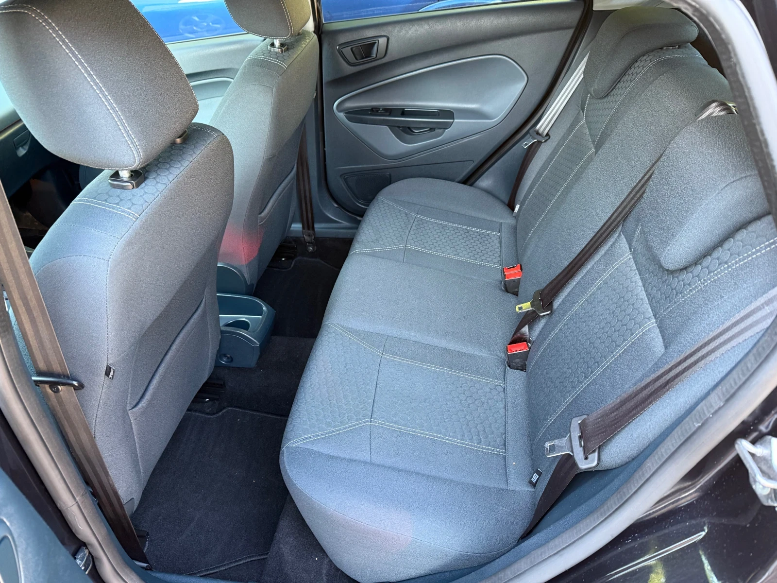 Ford Fiesta 1.4TDCi Titanium 70k.c. EURO5a - изображение 9