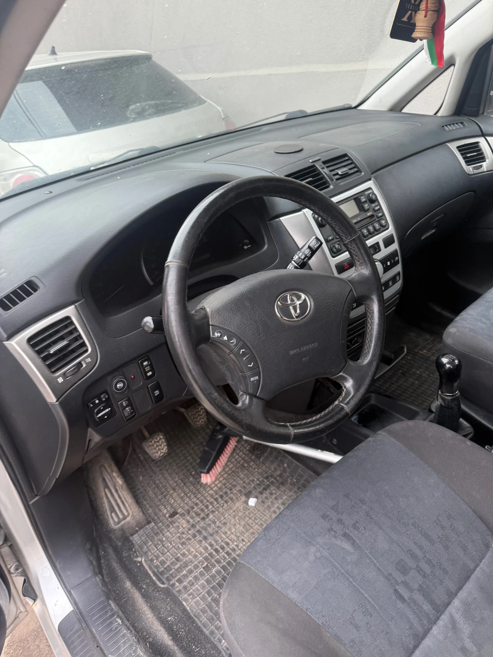 Toyota Avensis verso  - изображение 2