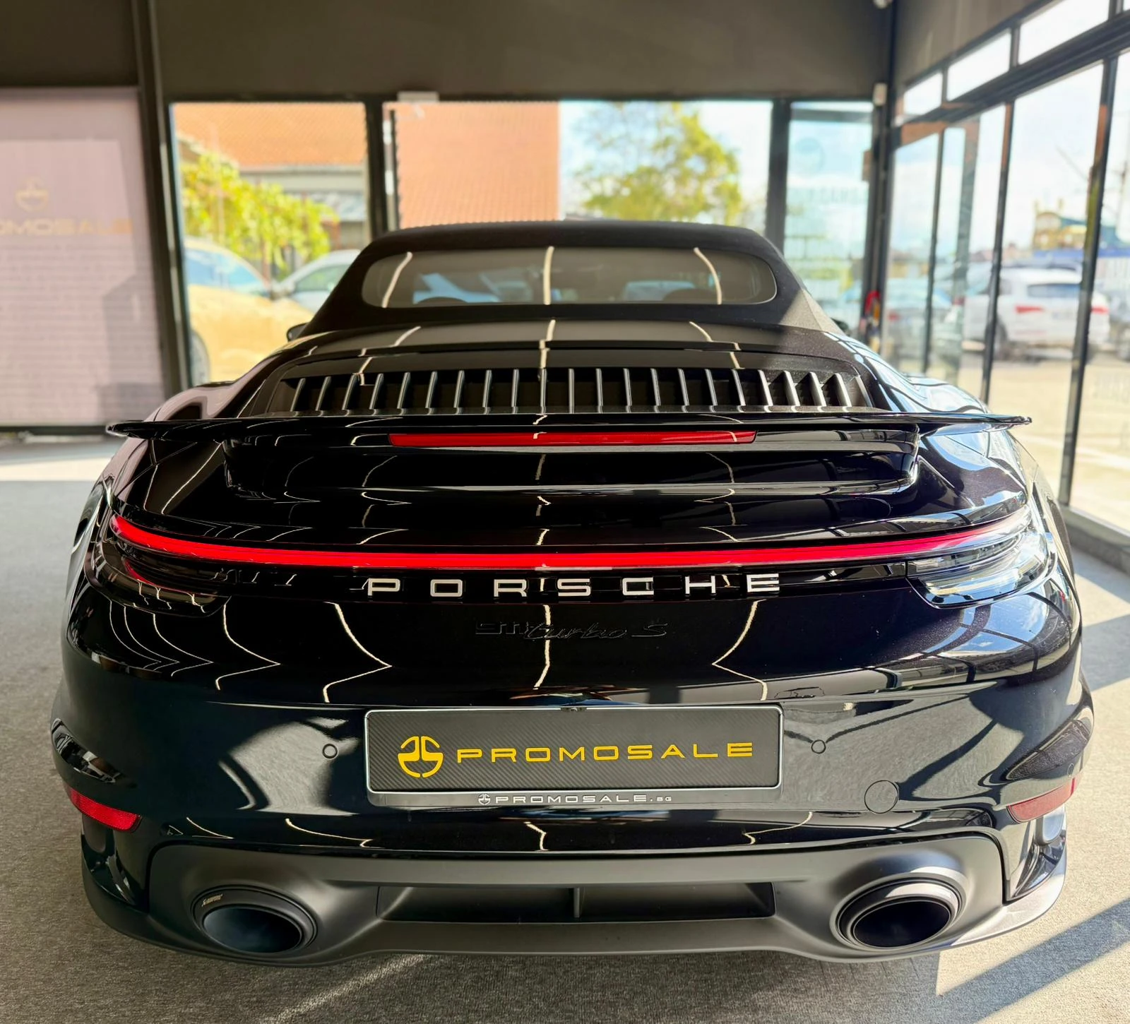 Porsche 911 Turbo S Cabrio* Лизинг* Akrapovic* Lift* Matrix* C | Mobile.bg — изображение 5