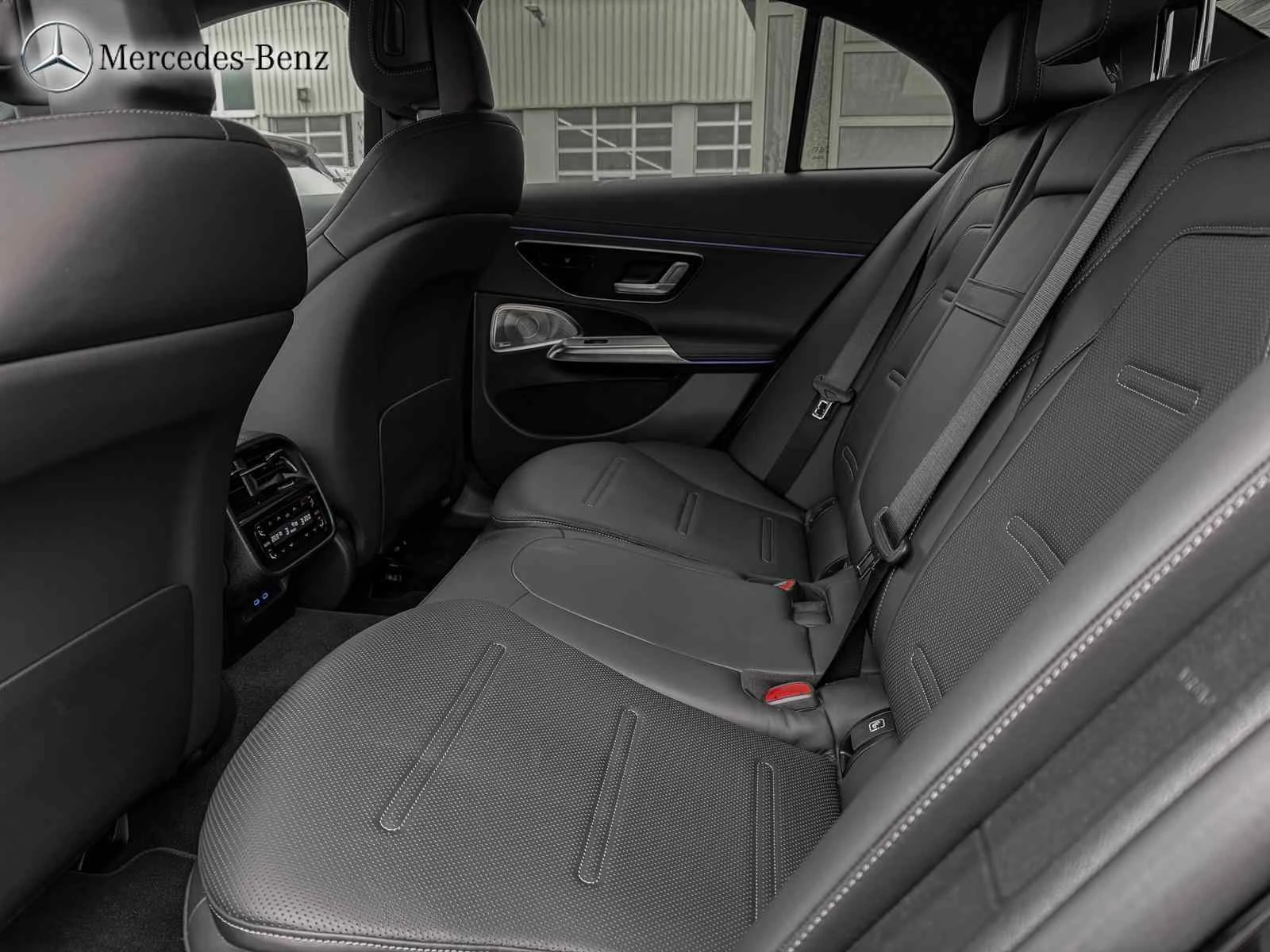 Mercedes-Benz E 53 AMG 4M HYBRID - изображение 10