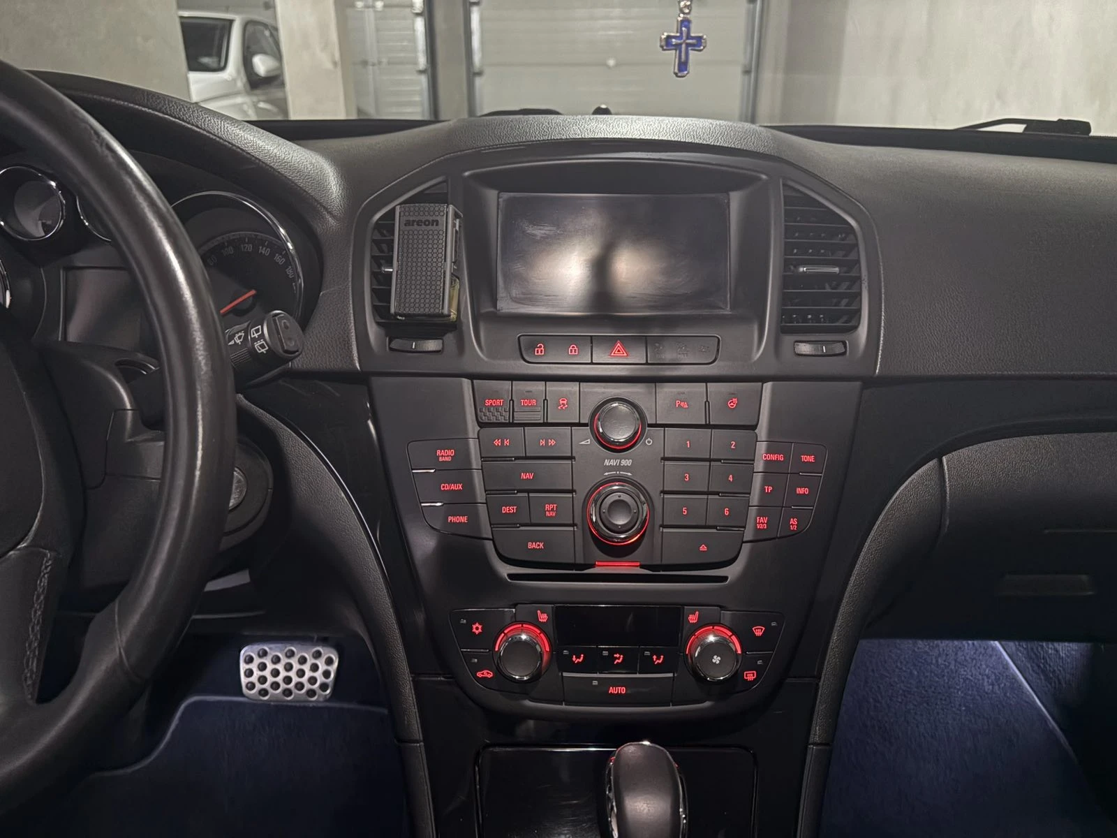 Opel Insignia, снимка 2 - Автомобили и джипове - 53719936