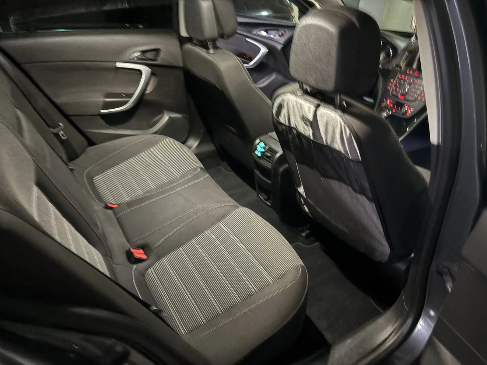 Opel Insignia, снимка 4 - Автомобили и джипове - 53719936