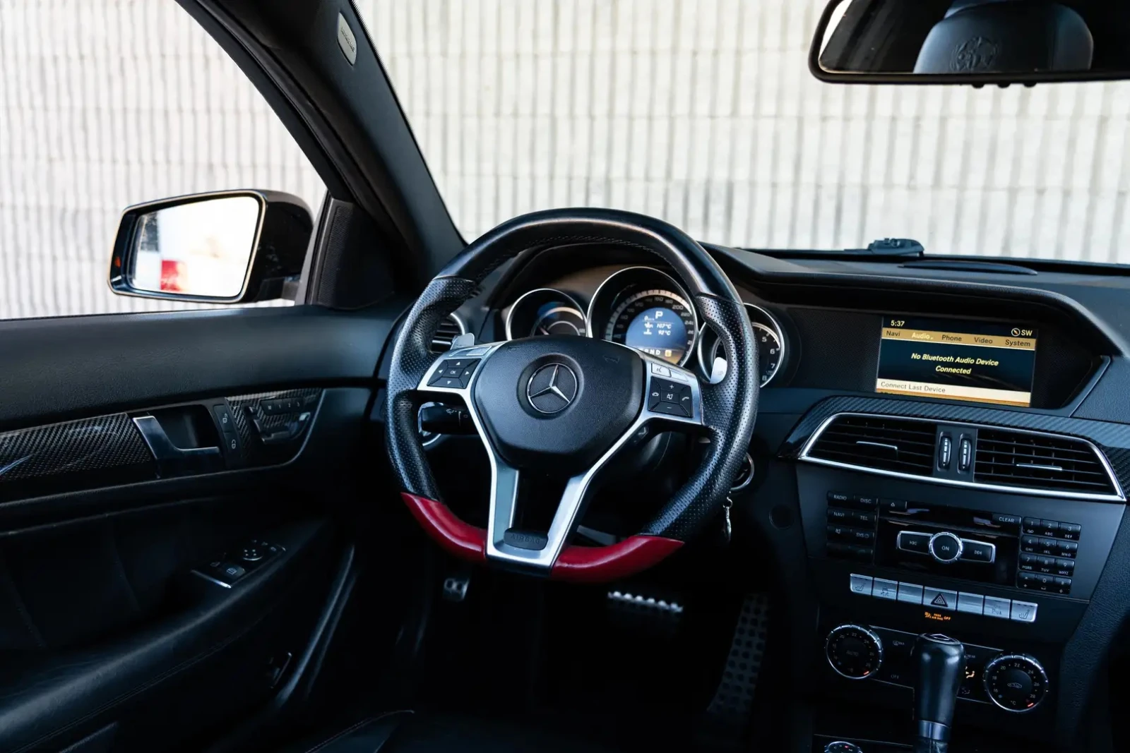 Mercedes-Benz C 63 AMG WIDEBODY * Панорама * Подгрев * HK * Carfax * , снимка 12 - Автомобили и джипове - 54116039