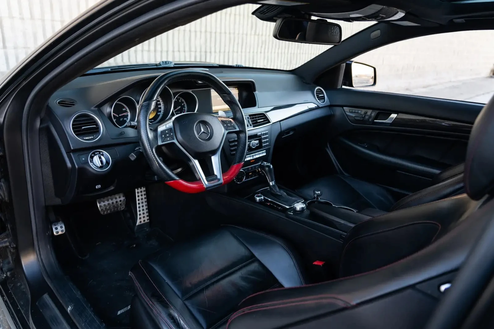 Mercedes-Benz C 63 AMG WIDEBODY * Панорама * Подгрев * HK * Carfax * , снимка 8 - Автомобили и джипове - 54116039