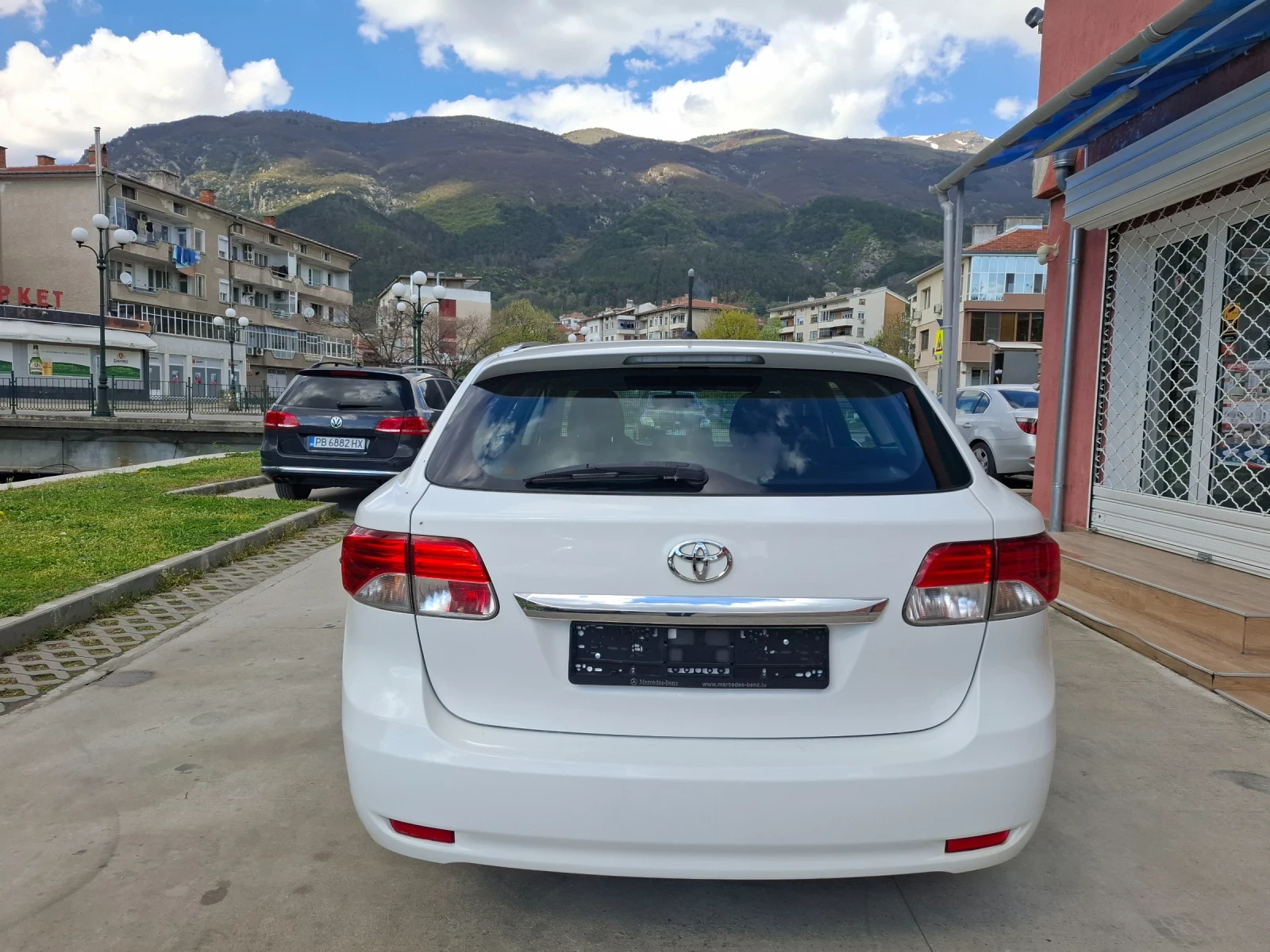 Toyota Avensis, снимка 5 - Автомобили и джипове - 54252201