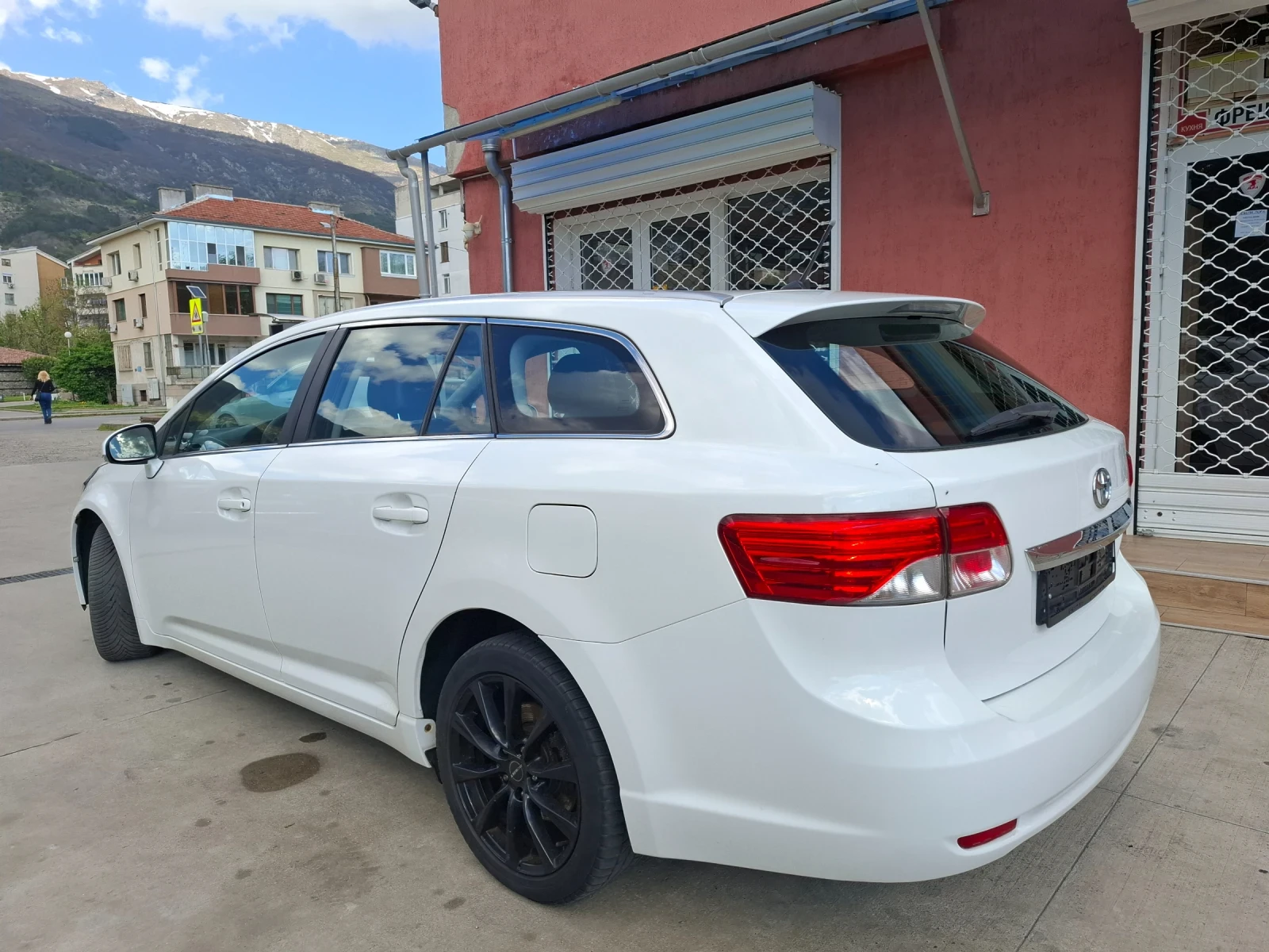 Toyota Avensis, снимка 6 - Автомобили и джипове - 54252201