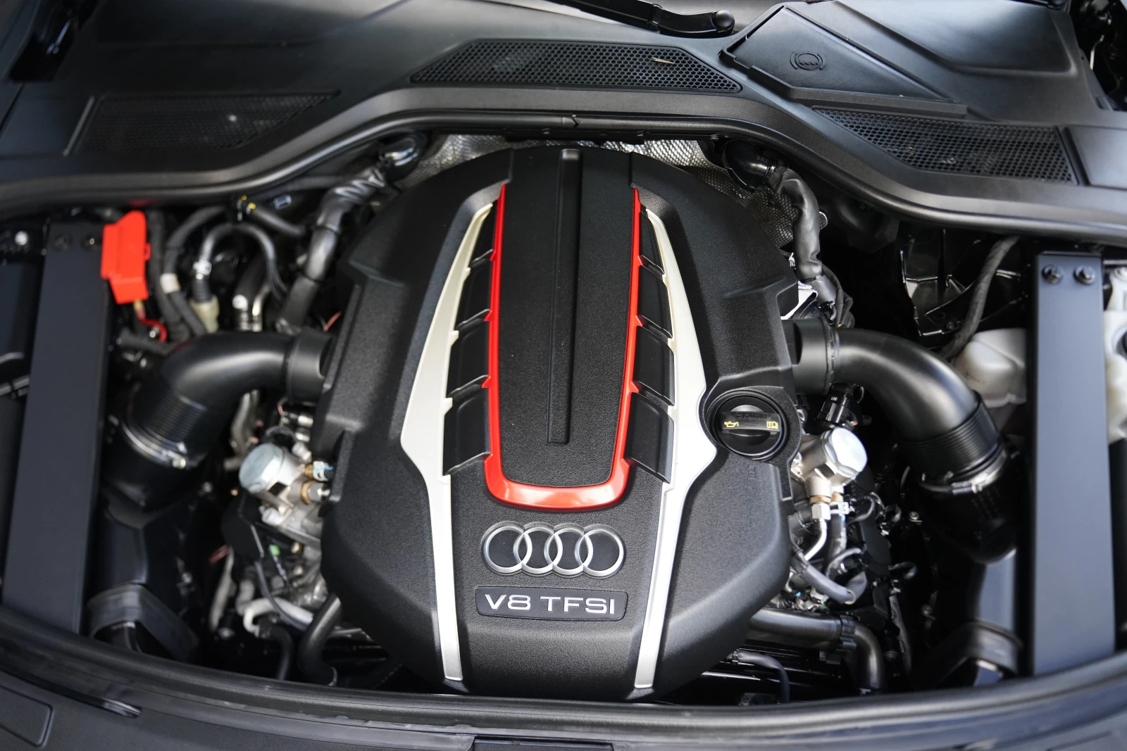 Audi S8 Plus 4.0 TFSI Quattro Exlusive Carbon Package, снимка 15 - Автомобили и джипове - 54696116