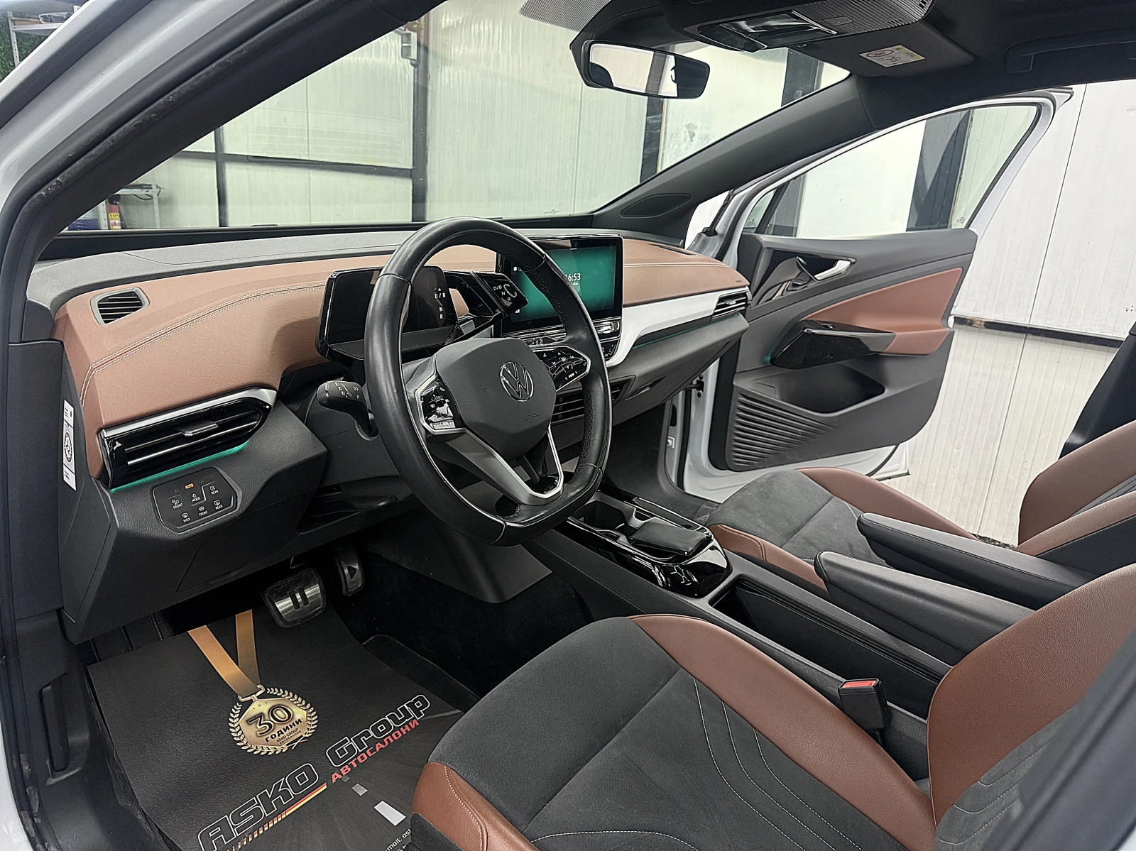 VW ID.4 PANORAMA/Keyless/KAMERA/ТЕРМОПОМПА СОБСТВЕН ЛИЗИНГ, снимка 10 - Автомобили и джипове - 54409126