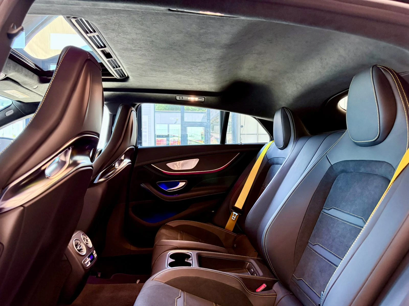 Mercedes-Benz GT 63s* 4M* V8* Burmester* H&U* Подгрев* Лизинг , снимка 13 - Автомобили и джипове - 54959359