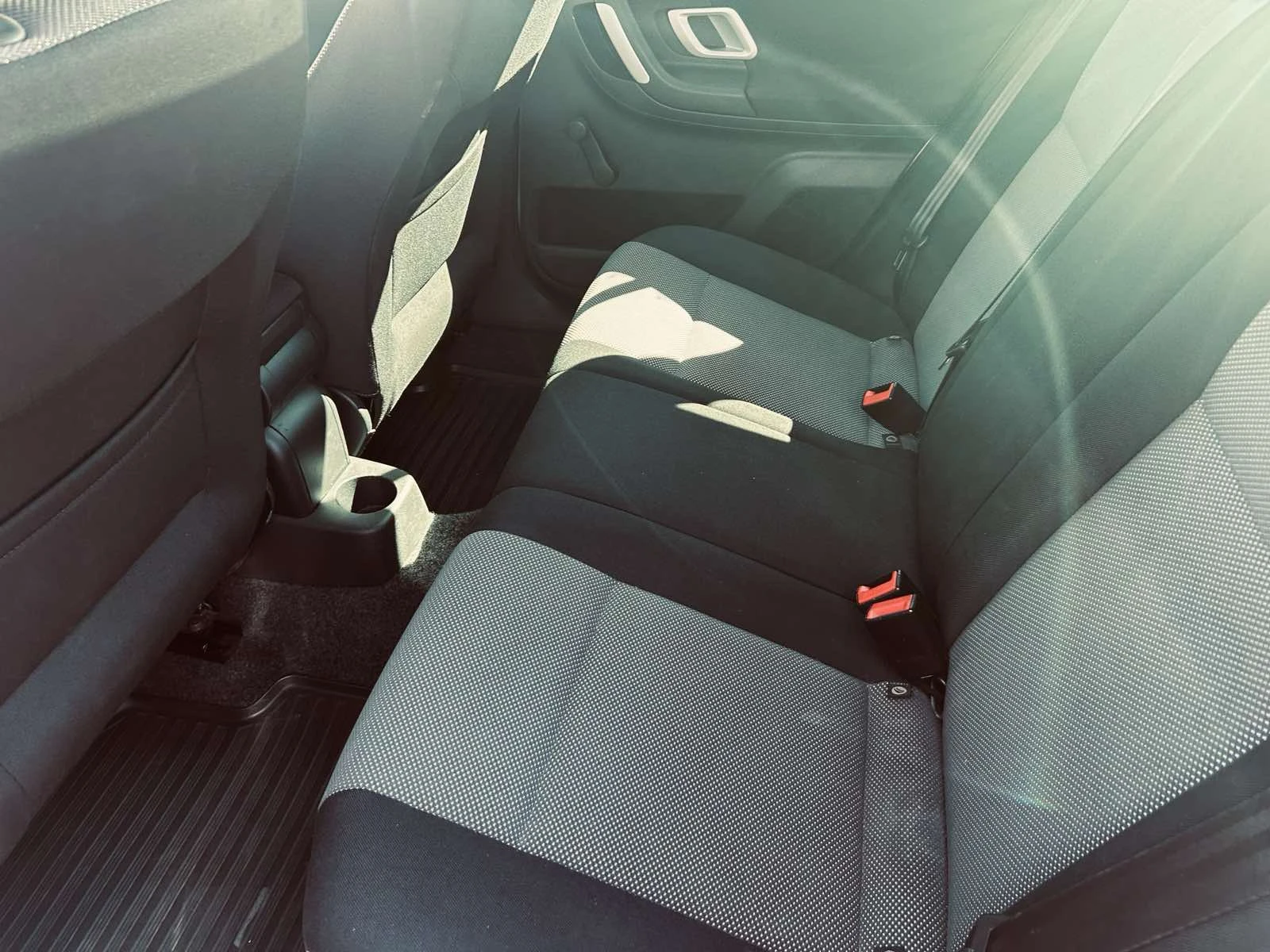 Skoda Fabia 1.6i ESKLUZIVE TOP MODEL, снимка 7 - Автомобили и джипове - 54961380