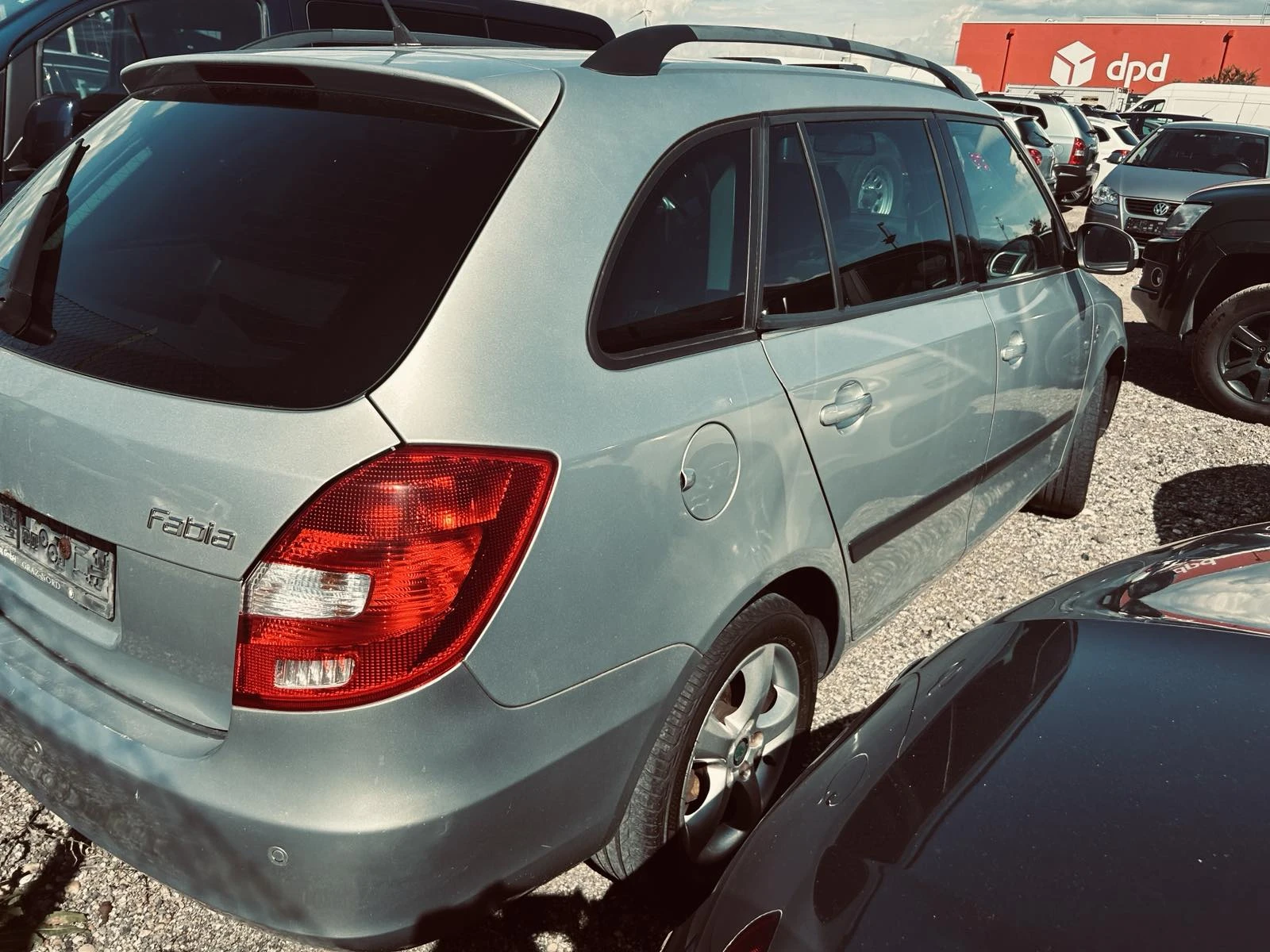 Skoda Fabia 1.6i ESKLUZIVE TOP MODEL, снимка 3 - Автомобили и джипове - 54961380
