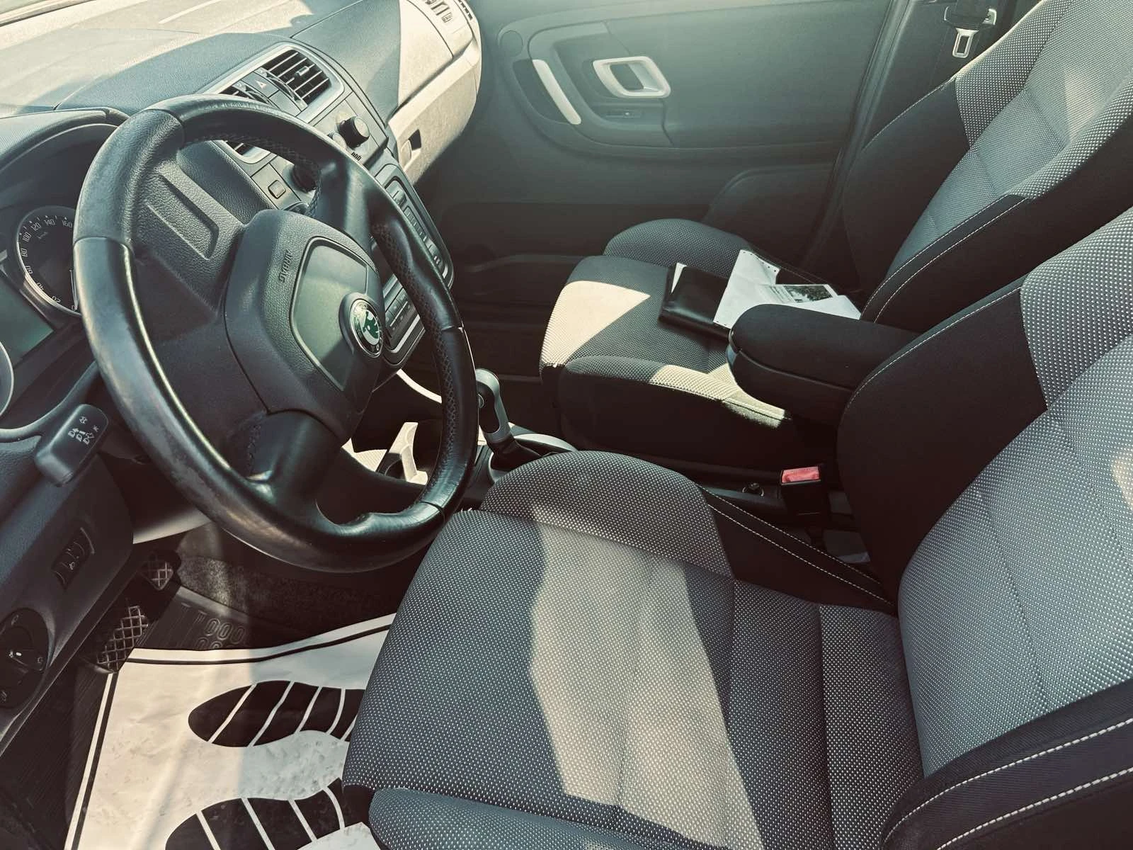 Skoda Fabia 1.6i ESKLUZIVE TOP MODEL, снимка 6 - Автомобили и джипове - 54961380