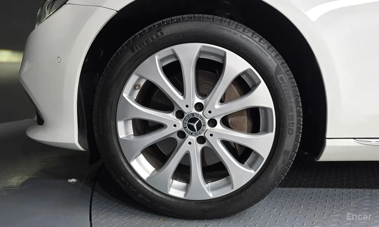 Mercedes-Benz E 300 4MATIC Exclusive * BURMESTER * ОБДУХВАНЕ * ПАНО, снимка 5 - Автомобили и джипове - 55886147