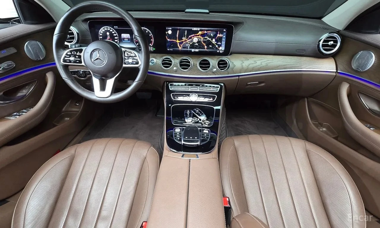 Mercedes-Benz E 300 4MATIC Exclusive * BURMESTER * ОБДУХВАНЕ * ПАНО, снимка 7 - Автомобили и джипове - 55886147