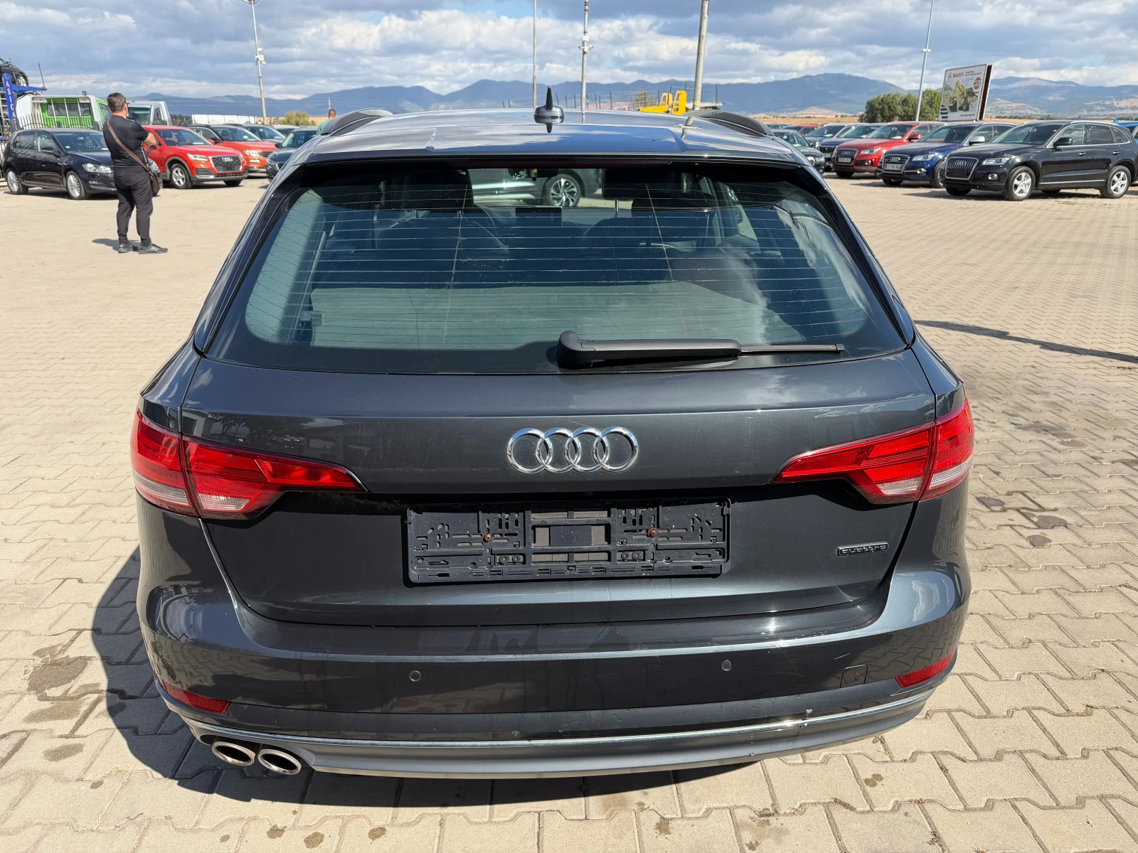 Audi A4 2.0TDI S-LINE QUATTRO AVTOMAT/NAVI/KOJA EURO 6, снимка 7 - Автомобили и джипове - 56213104