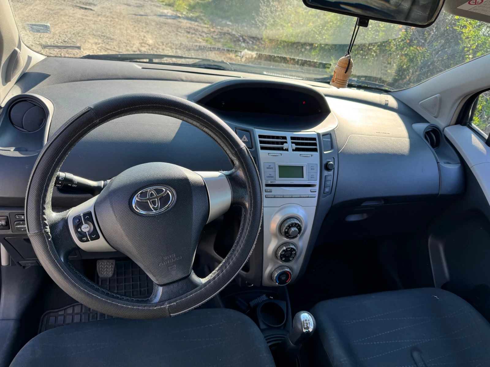 Toyota Yaris, снимка 8 - Автомобили и джипове - 56238214