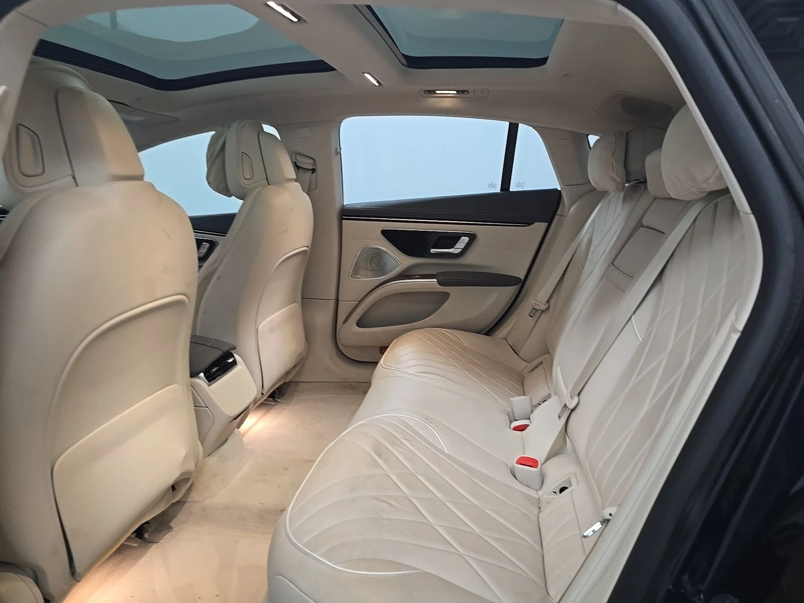 Mercedes-Benz EQS 580 AMG-pkg* Hyperscreen* Burmester* Distr* Въздух, снимка 16 - Автомобили и джипове - 56245943