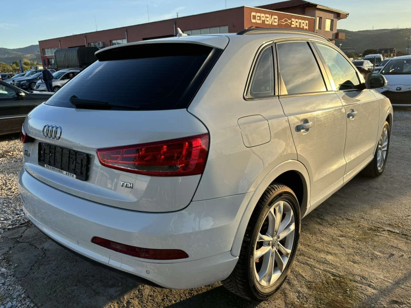 Audi Q3 2.0TDI, снимка 5 - Автомобили и джипове - 47316021