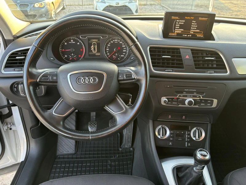 Audi Q3 2.0TDI, снимка 10 - Автомобили и джипове - 47316021