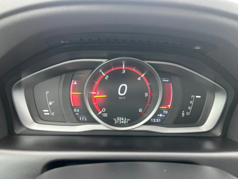 Volvo XC60 2.0 D4 180кс, снимка 14 - Автомобили и джипове - 53283496