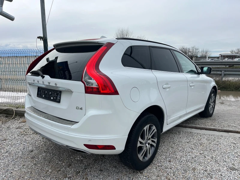 Volvo XC60 2.0 D4 180кс, снимка 4 - Автомобили и джипове - 53283496