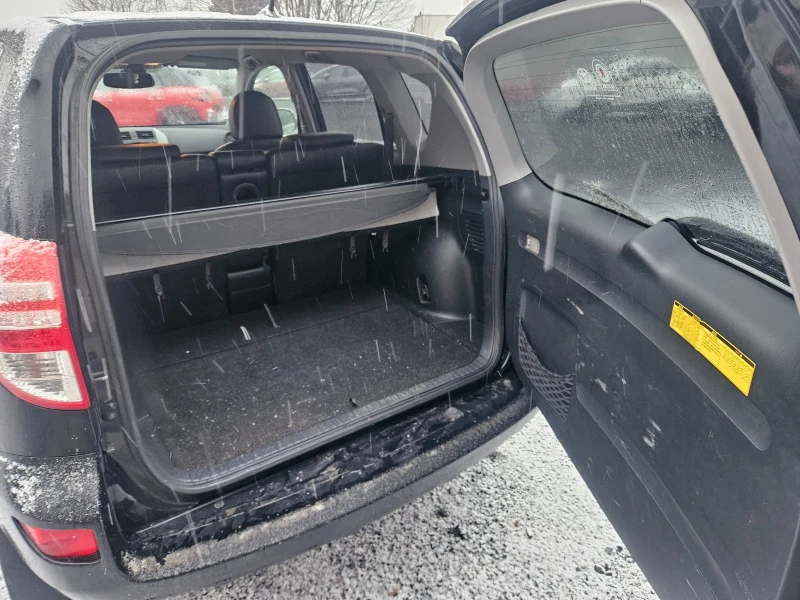 Toyota Rav4 2.2 D4D, снимка 7 - Автомобили и джипове - 53344269