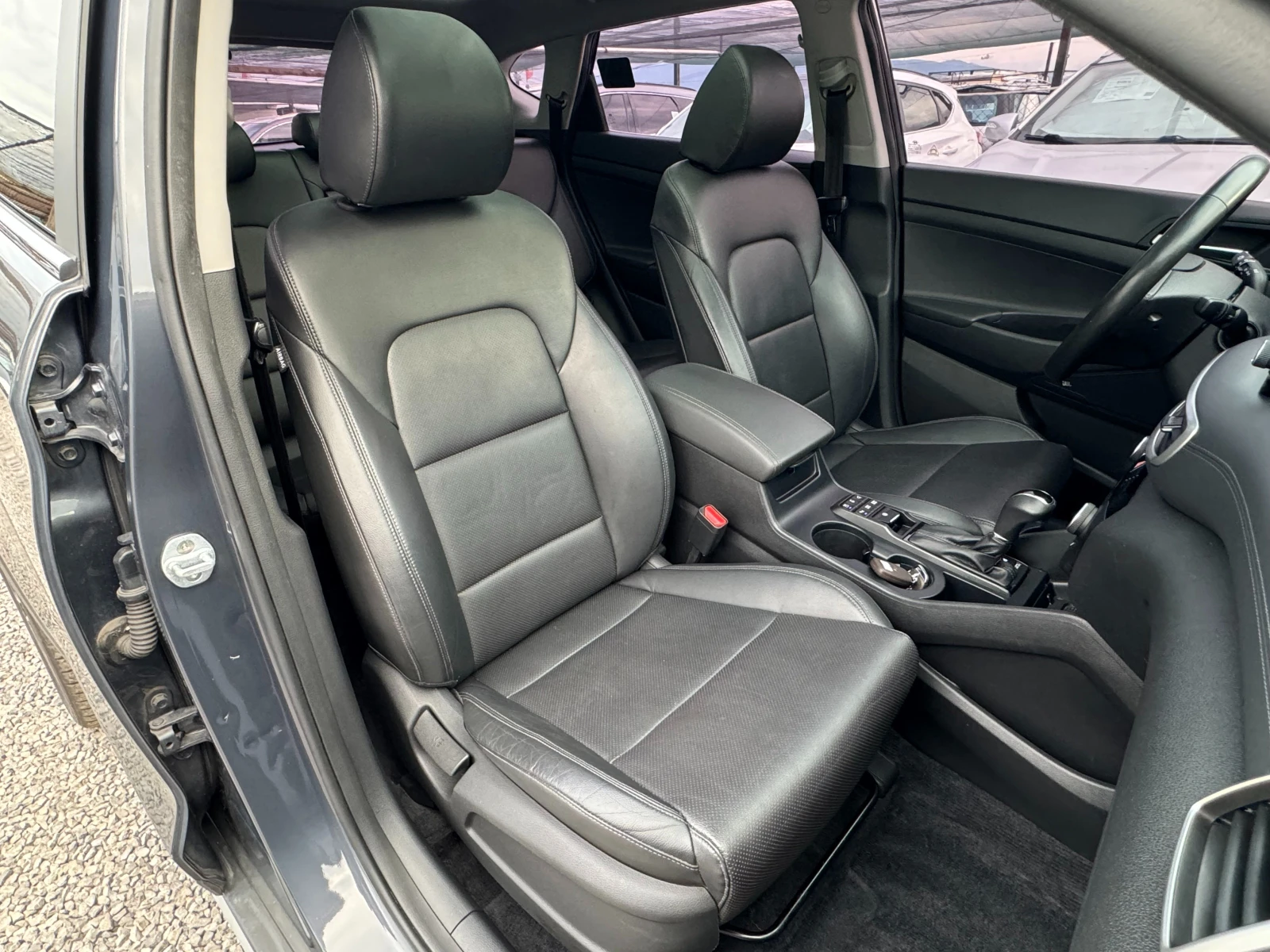 Hyundai Tucson 2.0CRDi ! AWD ! Premium ! - изображение 10