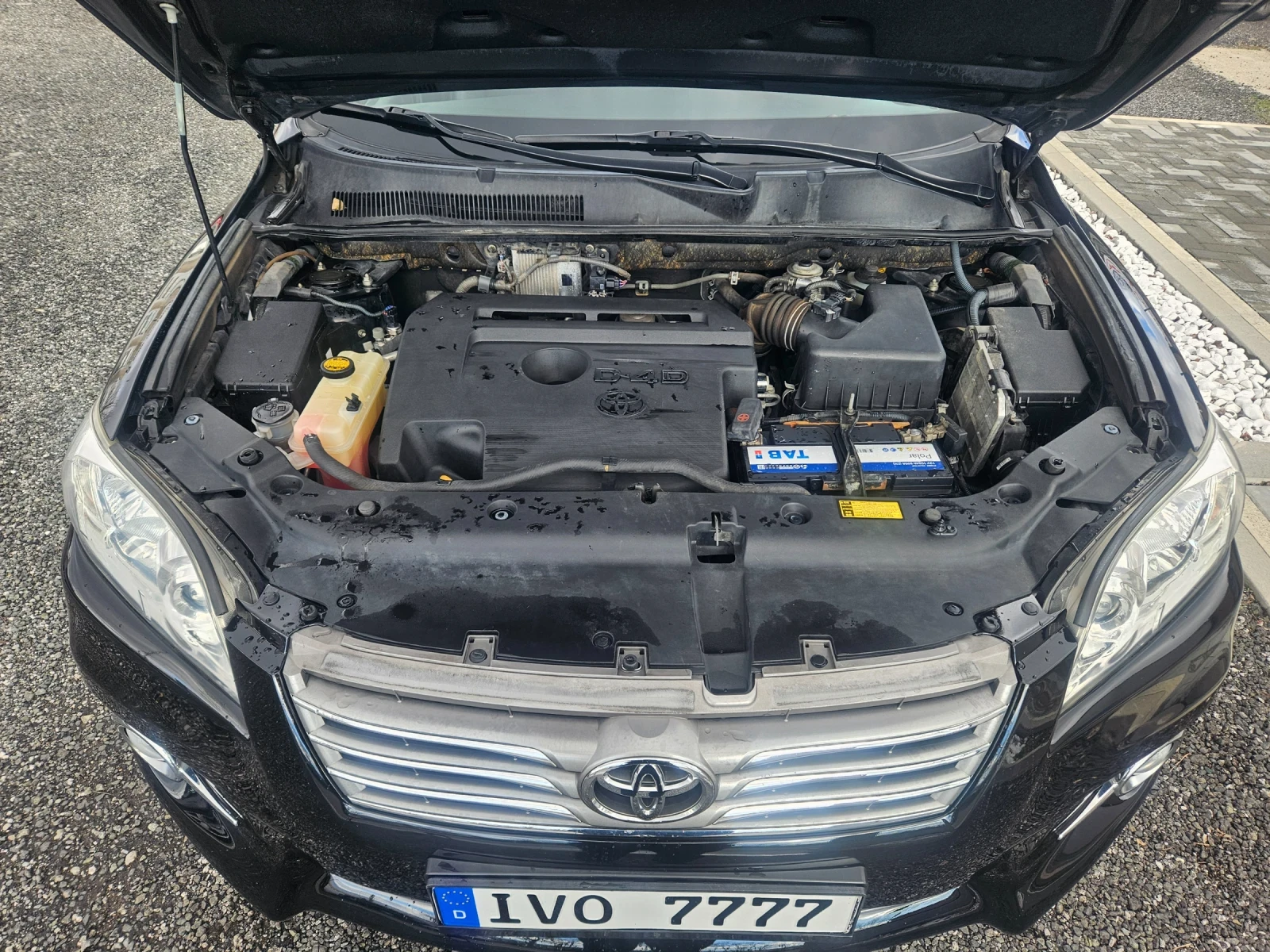 Toyota Rav4 2.2 D4D, снимка 16 - Автомобили и джипове - 53344269