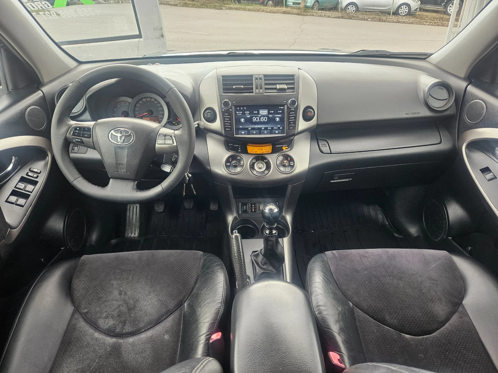 Toyota Rav4 2.2 D4D, снимка 10 - Автомобили и джипове - 53344269