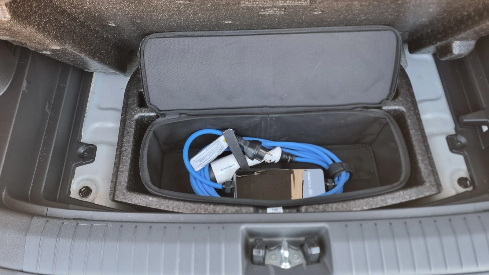 Hyundai Kona 64KWh/Premium/2021/SOH99% KRELL, снимка 7 - Автомобили и джипове - 54359915