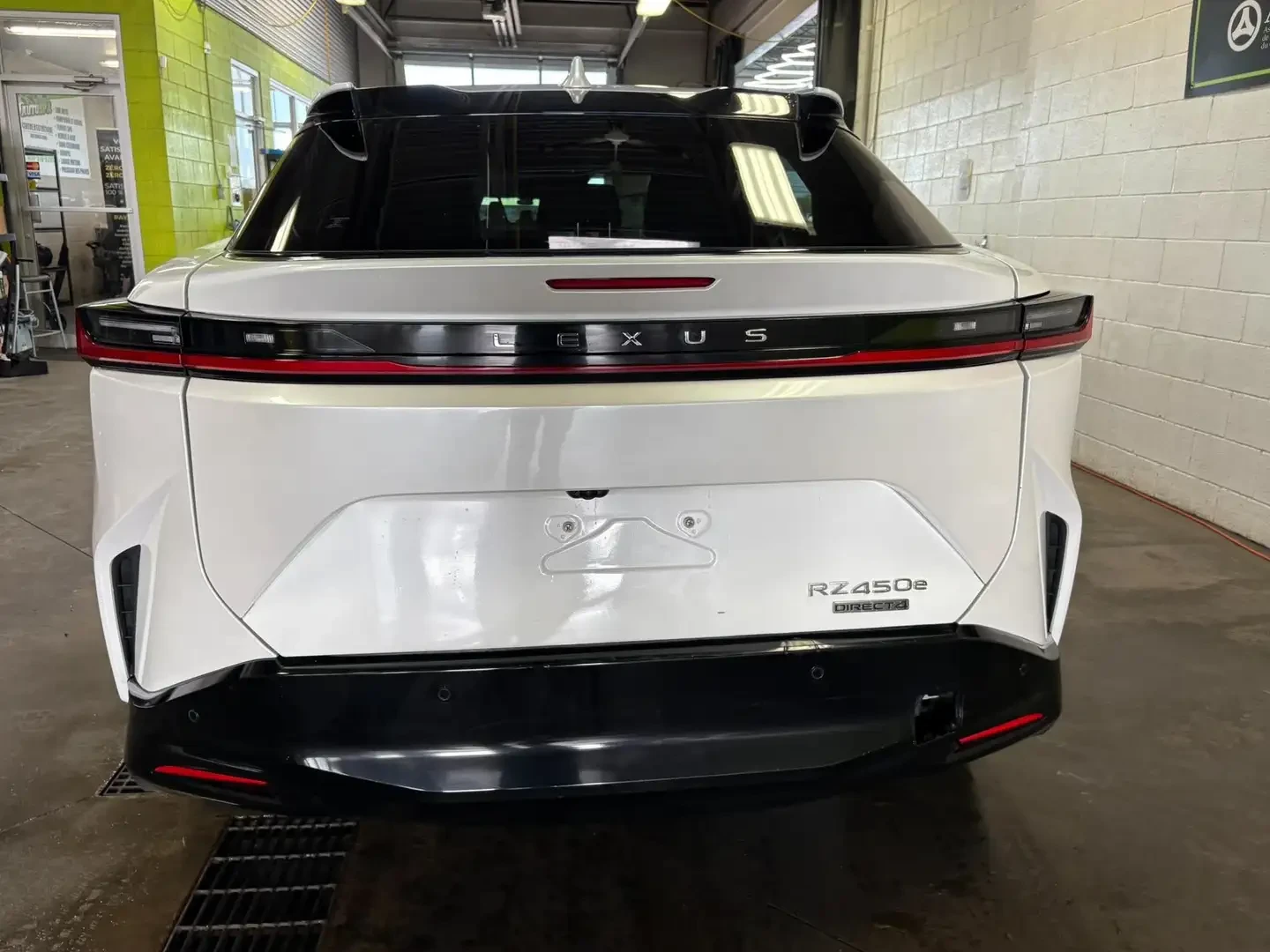 Lexus RZ 450e* AWD* ПОДГРЕВ* ОБДУХВАНЕ* 360КАМЕРА* LANE* AS, снимка 7 - Автомобили и джипове - 54954889