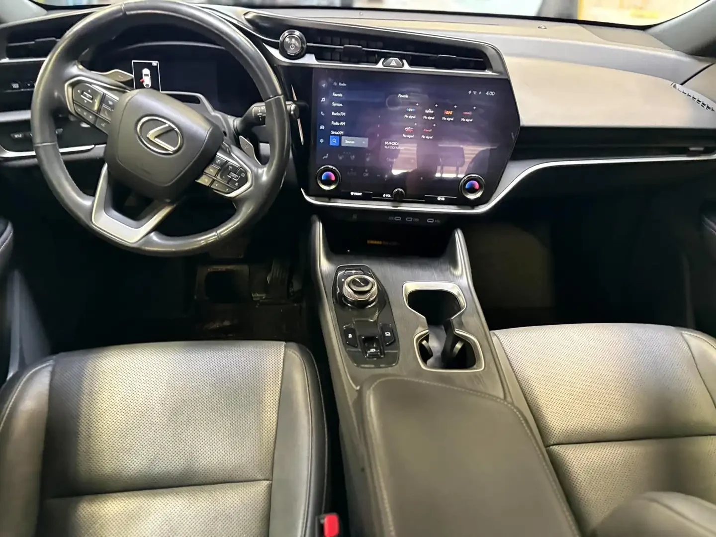 Lexus RZ 450e* AWD* ПОДГРЕВ* ОБДУХВАНЕ* 360КАМЕРА* LANE* AS, снимка 8 - Автомобили и джипове - 54954889