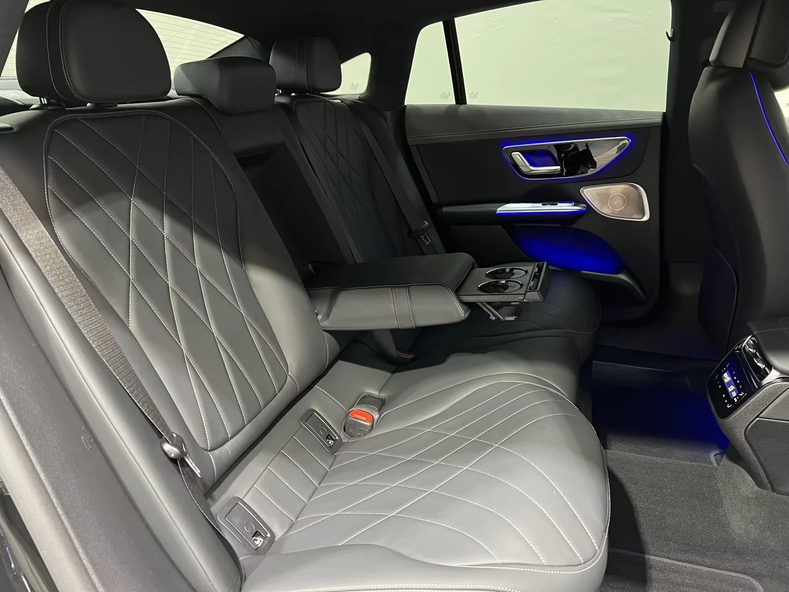 Mercedes-Benz EQE 350+ AMG Night Premium 360 Dig.Light DISTR W/P K-L, снимка 15 - Автомобили и джипове - 54960230